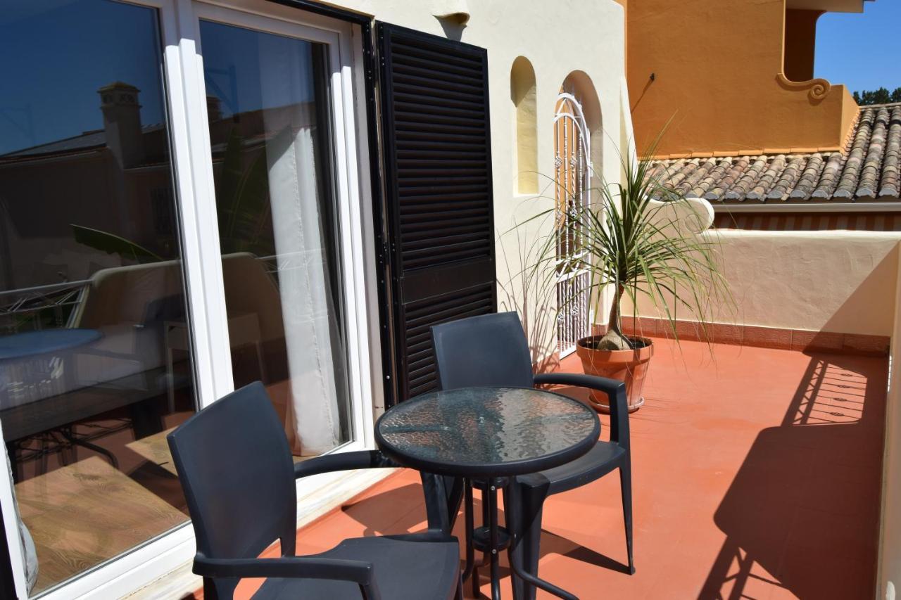 Hotel Family House à Lagos Extérieur photo